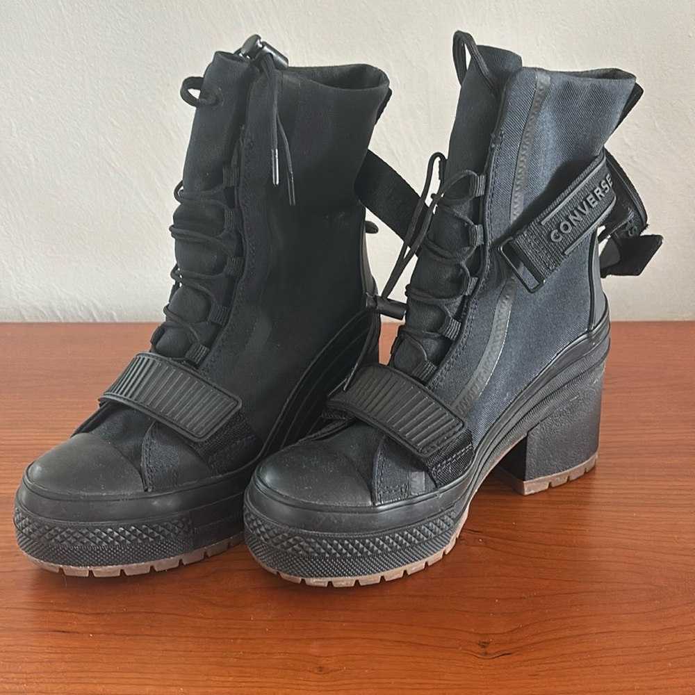 Women’s Converse Chuck Taylor All Star Heeled Boot - Size 5.5